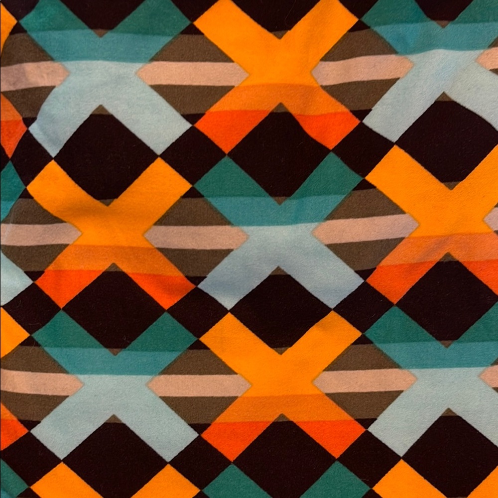 Colorful Geometric Patterned LuLaRoe Women’s Leggings - Picture 6 of 7